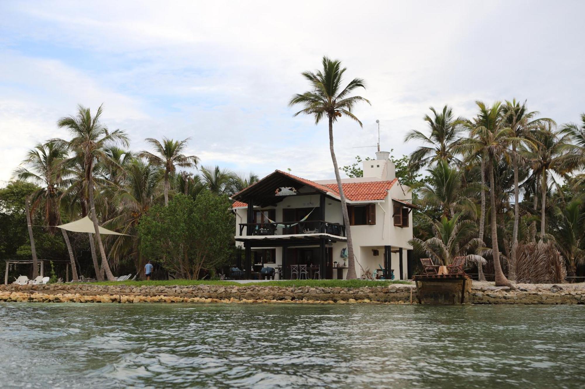 Sal Si Puedes Hotel Tintipan Island Exterior photo